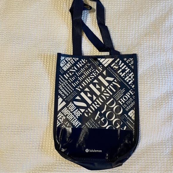 Lululemon tote bags- unique and vintage - Picture 13 of 16